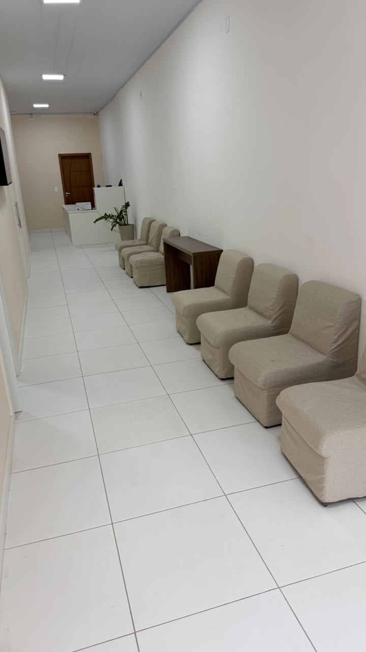 Sala de espera confortável da Odonto FAV